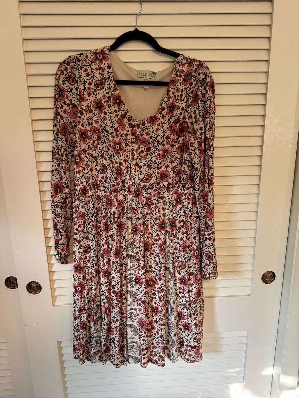 sahalie Cream Floral Long-Sleeve V-Neck Dress with Red Pattern